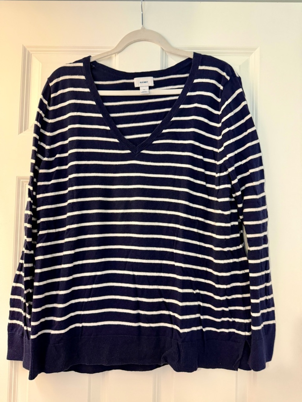 Old Navy | V-Neck Sweater | Navy and White Striped | Size  XXL